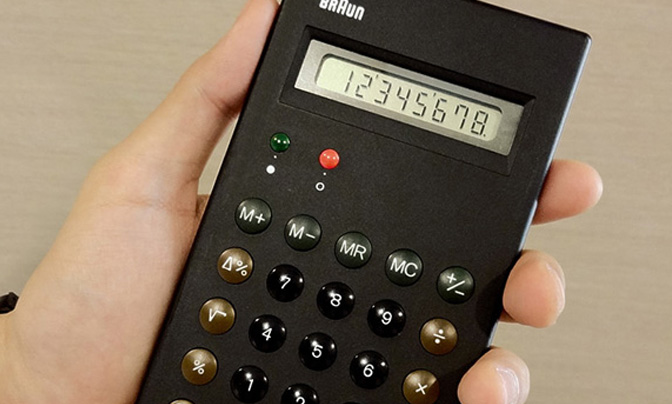 BRAUN ブラウン Calculator 計算機 電卓 BNE001 専用ケース付属 カラー