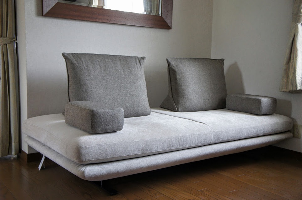 納品事例 Ligne Roset社の新作 Plado Sofa プラドソファ Attract Official Site